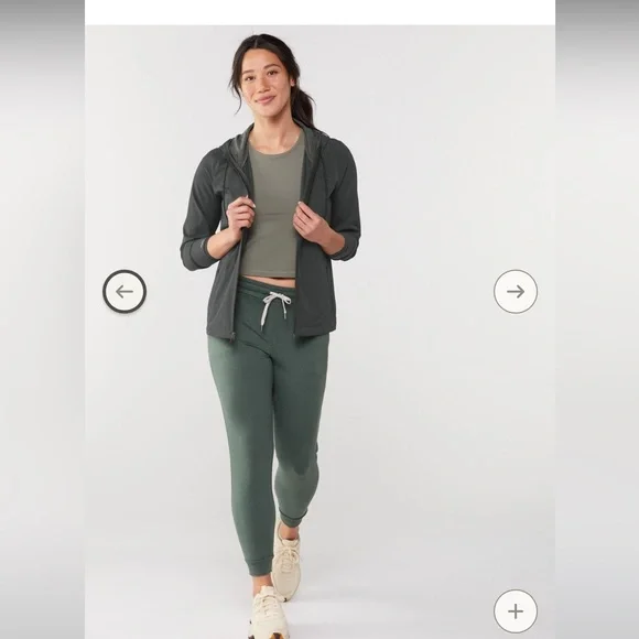 Vuori Women’s Outdoor Trainer Javket in mauve! - Picture 7 of 9